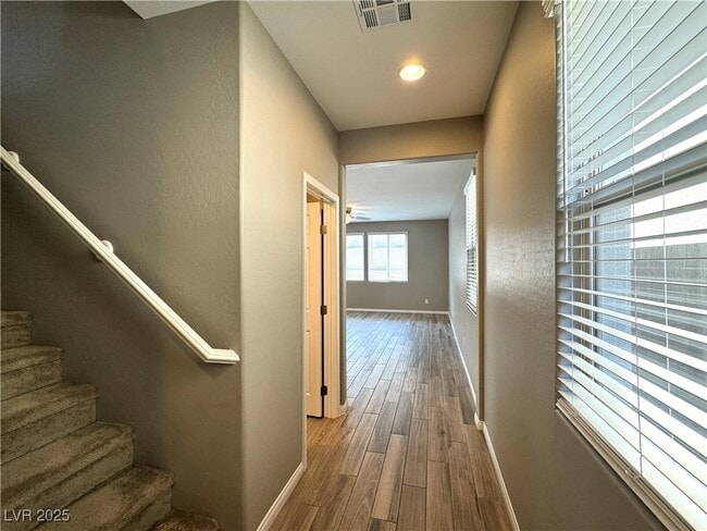Building Photo - 12545 Skylight View St