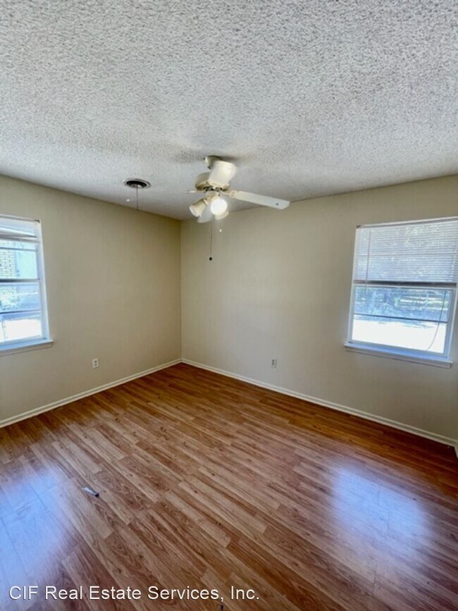 Building Photo - 3 br, 2 bath House - 1218 Parkdale Dr.