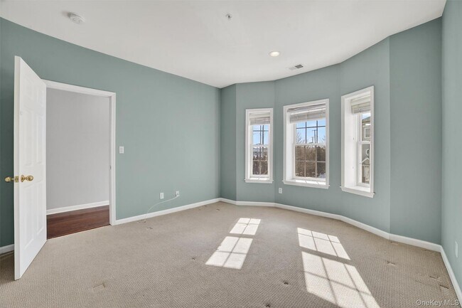 Building Photo - 1310 Half Moon Bay Dr