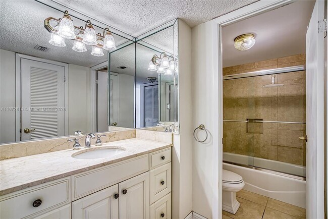Building Photo - 18051 Biscayne Blvd