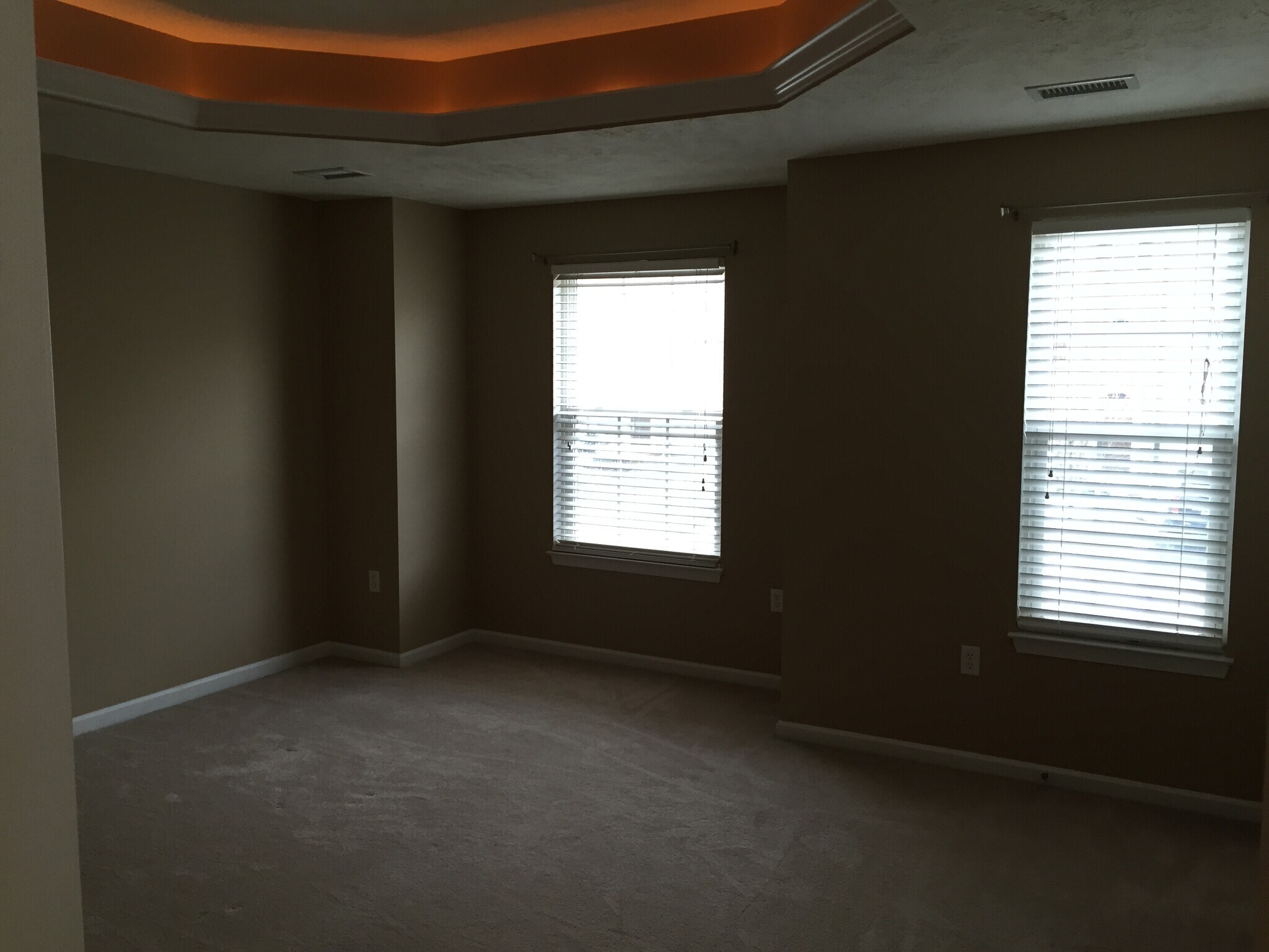 Building Photo - 214 Southern Valley Ct