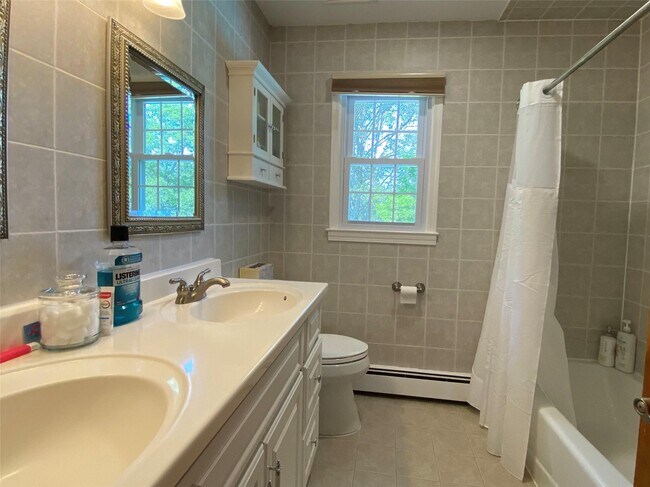 Building Photo - 213 Fort Lee Pl