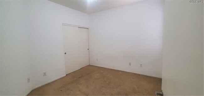Building Photo - 6868 Sky Pointe Dr