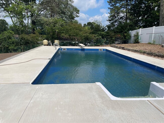 Building Photo - 54 Schneider Ln