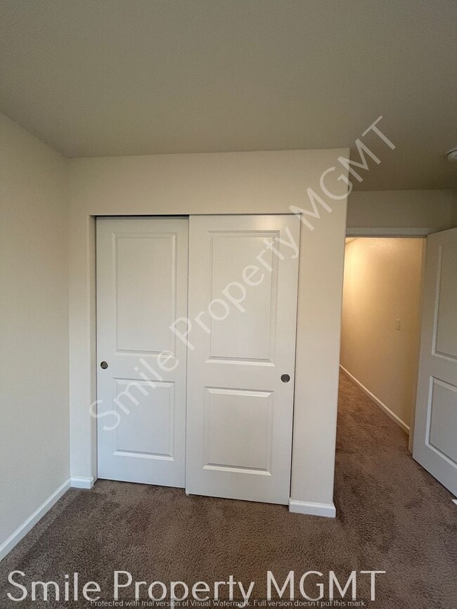 Building Photo - townhouse