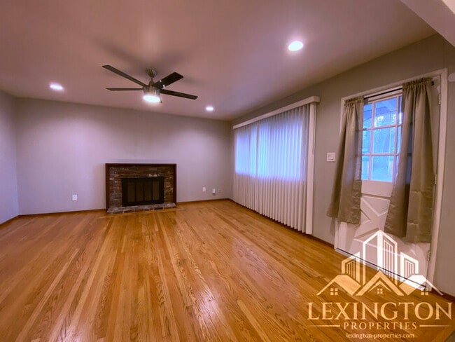 Building Photo - Charming, Orangevale Home with Spacious Yard! – 3BD/2BA