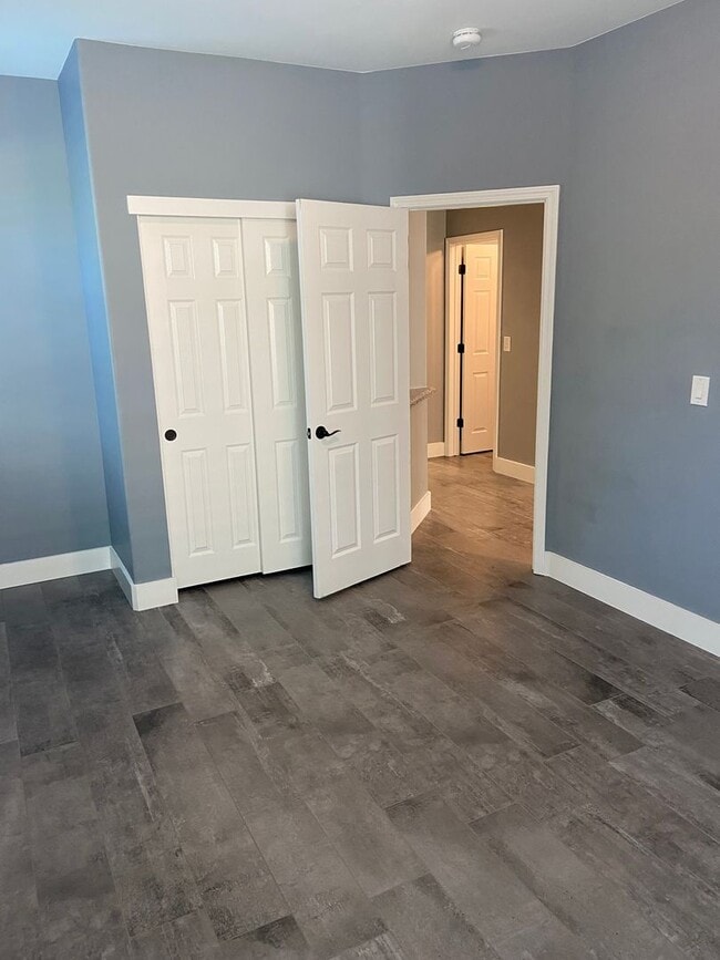 Building Photo - Beautifully remodeled 3 Bdrm+Master retrea...