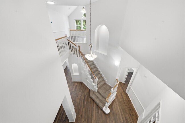 Building Photo - 2214 Lytham Ln