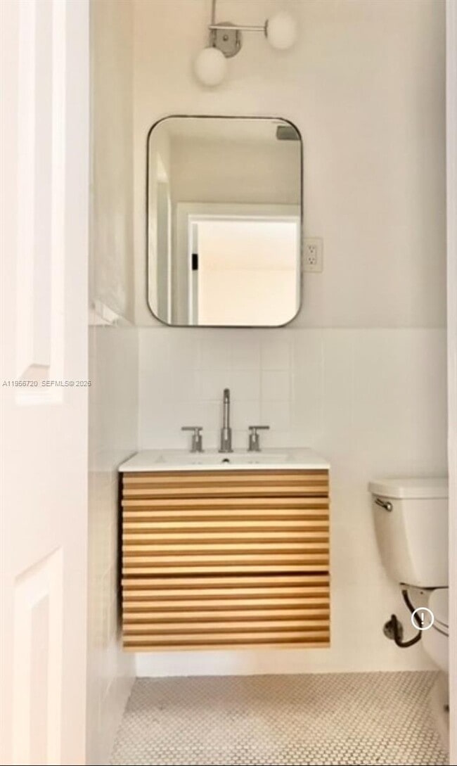 Building Photo - 2538 SW 11th St