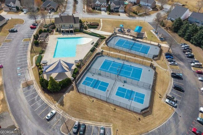 Building Photo - 6425 White Walnut Way