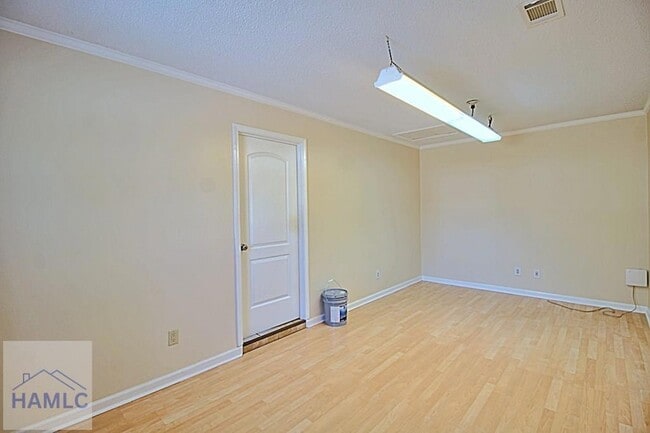 Building Photo - 664 Windward Dr