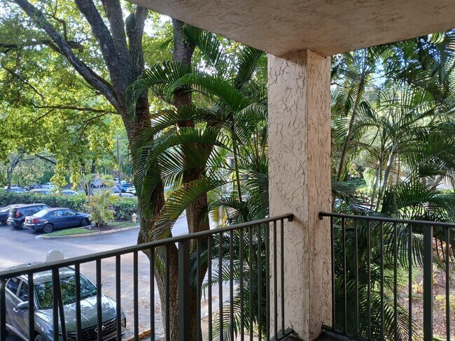 Building Photo - 9999 Summerbreeze Dr