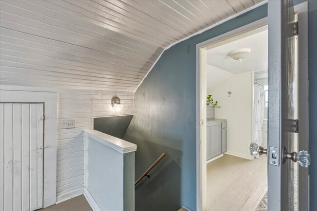 Building Photo - COME HOME TO THIS THREE BEDROOM CHARMER