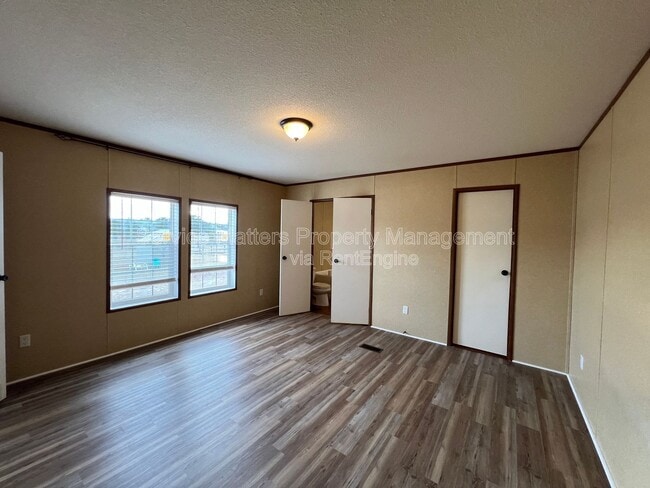 Building Photo - 4831 Douglas Dr