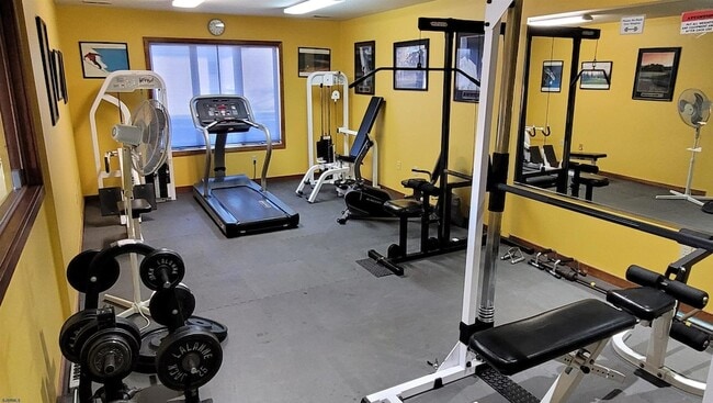 Building Photo - 4310 Dolphin Ave