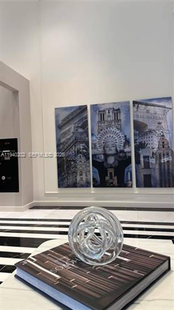 Building Photo - 4220 Laguna St