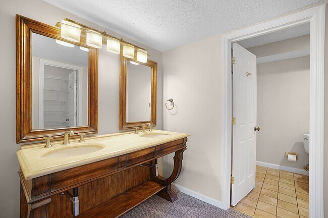 Building Photo - COMING SOON!! Spacious 2-Bedroom, 2-Bath C...