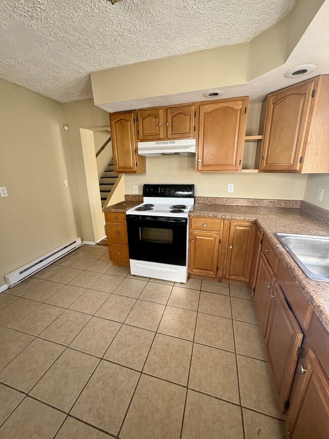 Building Photo - 150 S Sumner Ave