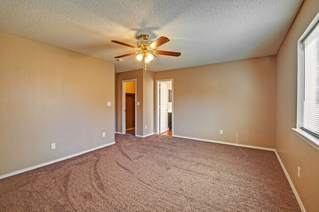 Building Photo - Gorgeous and Spacious Eastside Home for Rent with Refrigerated Air!