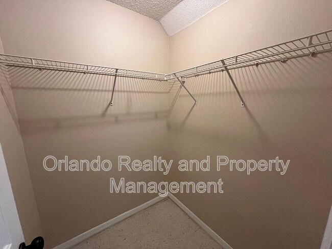 Building Photo - 550 Imperial Pl