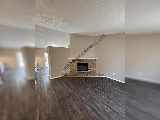 Building Photo - 210 Lonsdale Cir