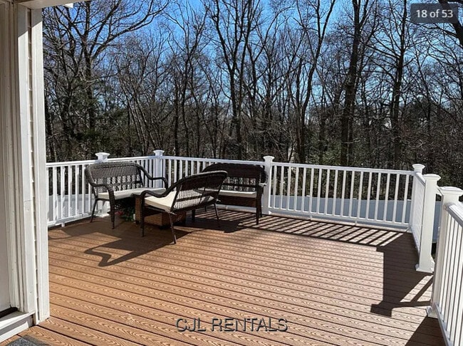 Building Photo - 41 Beaverbrook Rd