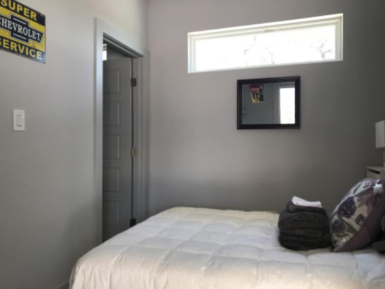 Building Photo - 1251 Canyon Shores