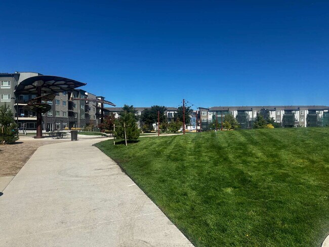 Building Photo - Don’t Miss Out on this 2 Bed/2 Bed in Litt...