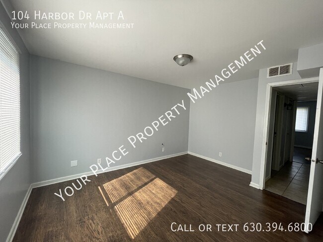 Building Photo - 104 Harbor Dr