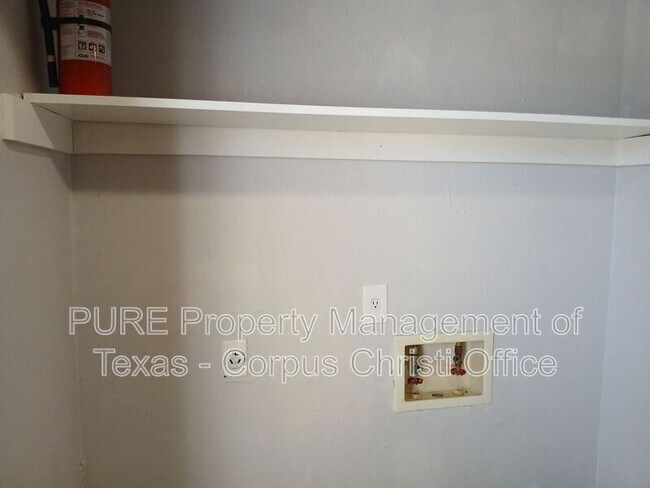 Building Photo - 5001 Middlecoff Cir