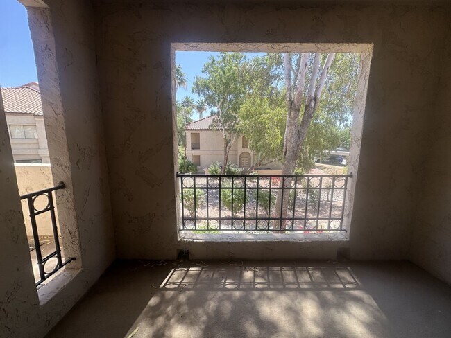 Building Photo - THE RACQUET CLUB IN SCOTTSDALE
