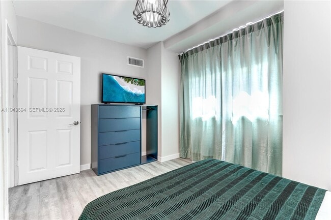 Building Photo - 427 S 24th Ave