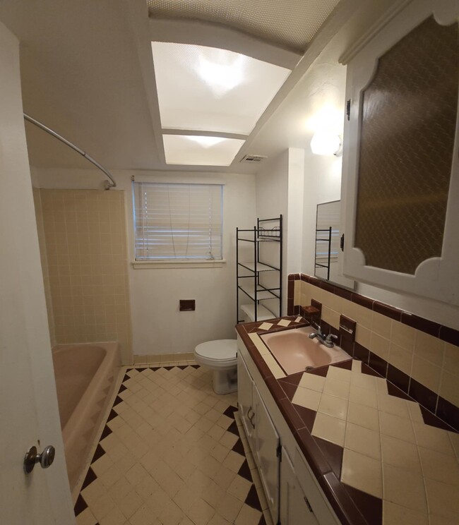 Building Photo - 9721 Foredale St