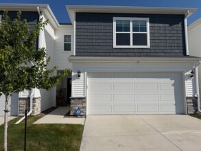 Building Photo - 2331 SE Callista Ave