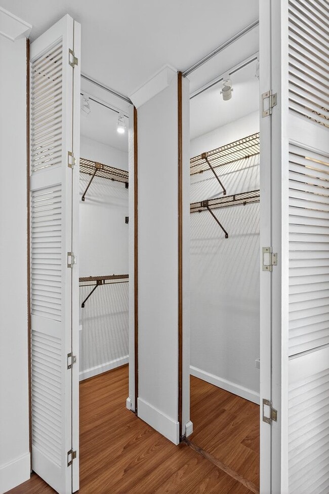 Building Photo - Spacious Marina District 1BR Condo with Modern Upgrades & Parking