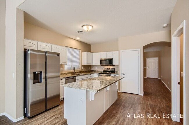 Building Photo - 3201 W Yellow Peak Dr