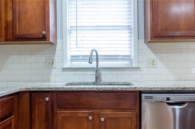 Building Photo - 3226 Hickory Bluff Dr