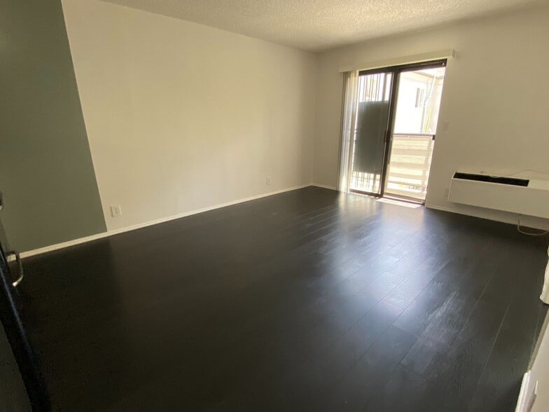 Building Photo - 827 S Wilton Pl