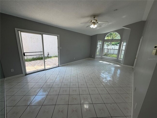 Building Photo - 404 San Gabriel St