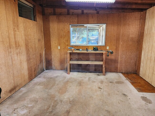 Building Photo - 2790 US-101