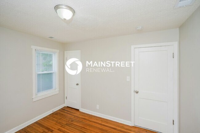Building Photo - 2 Bedroom Pet-Friendly Home in Louisville,...