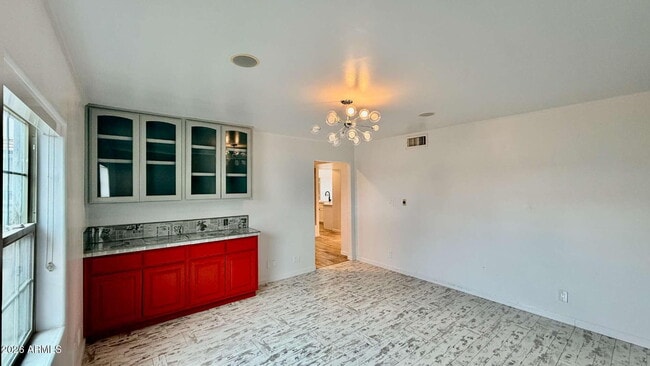 Building Photo - 8101 N 13th Pl