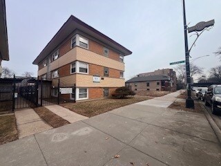 Building Photo - 2254 W Garfield Blvd