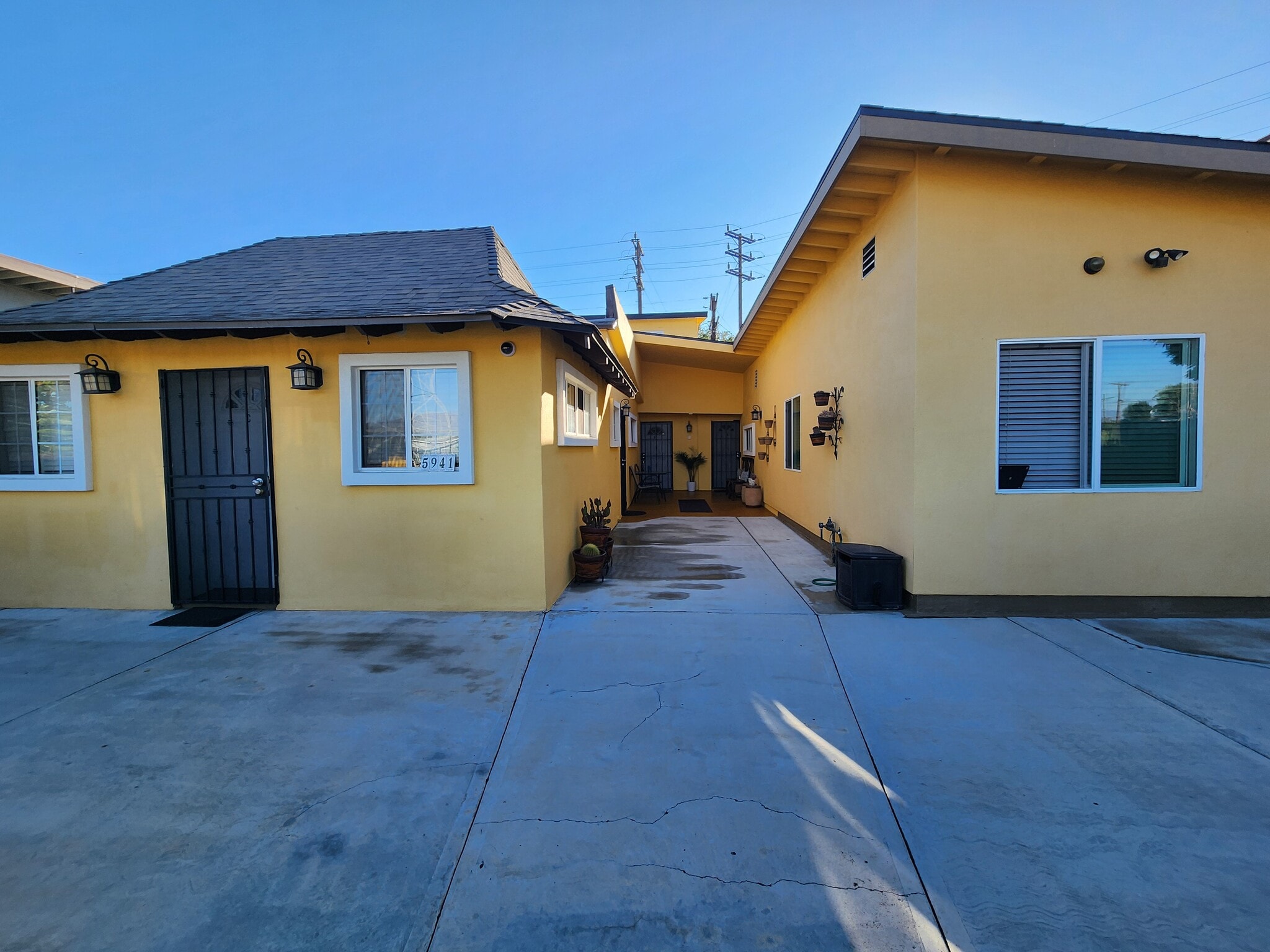 Building Photo - 5941 Whitnall Hwy