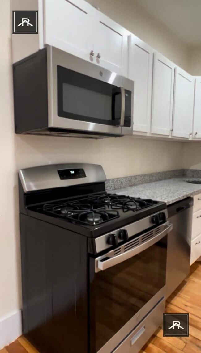 Building Photo - 3 bedroom in Allston MA 02134