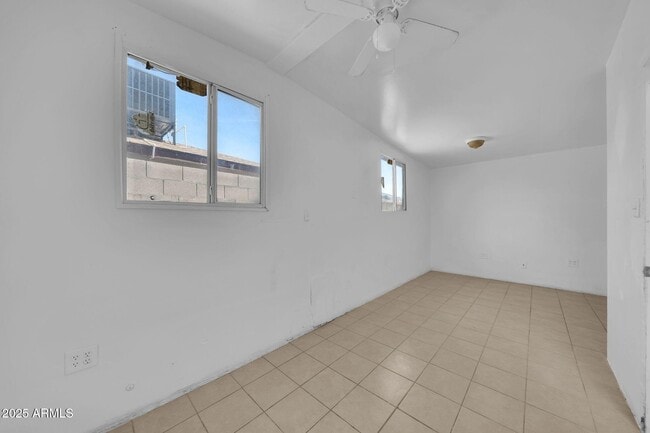 Building Photo - 4548 N 29th Ave