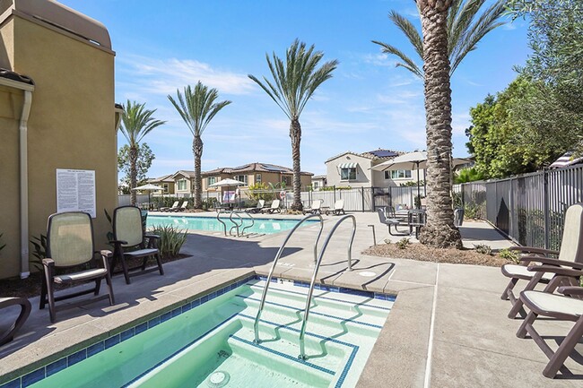 Building Photo - Beautiful TownHome in Pacific Ridge Rancho...