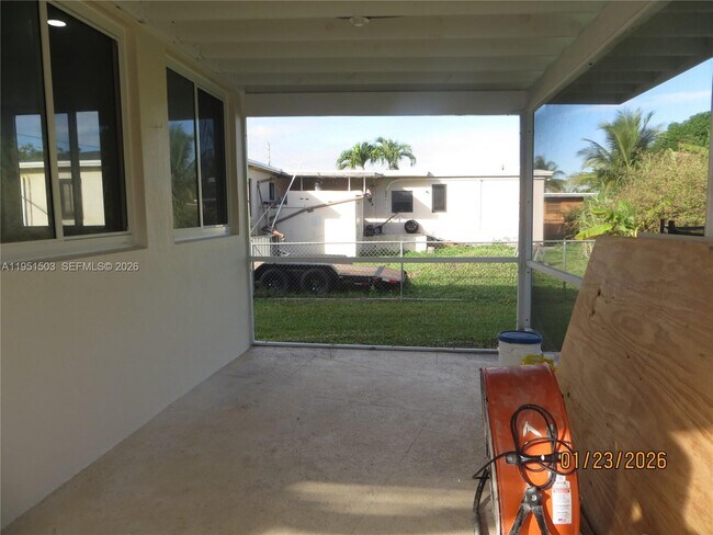 Building Photo - 7435 SW 22nd St