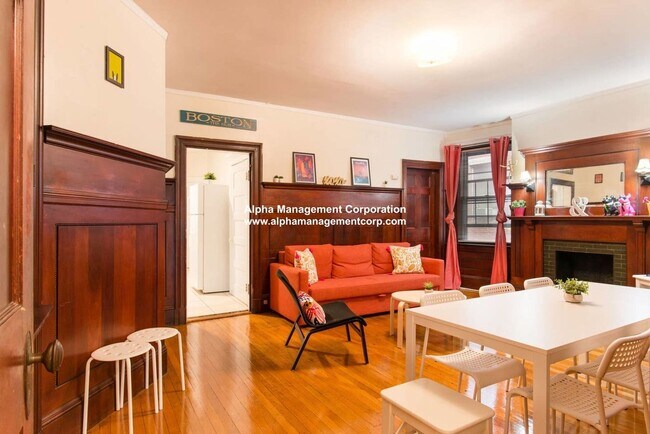 Building Photo - 1247 Beacon St