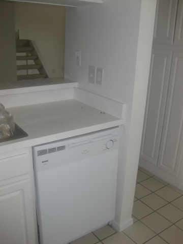 Building Photo - 2610 Lakehill Ln